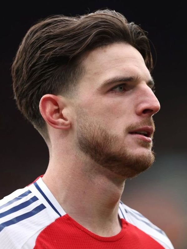 Declan Rice – Full Brush Back with Mid Taper Fade