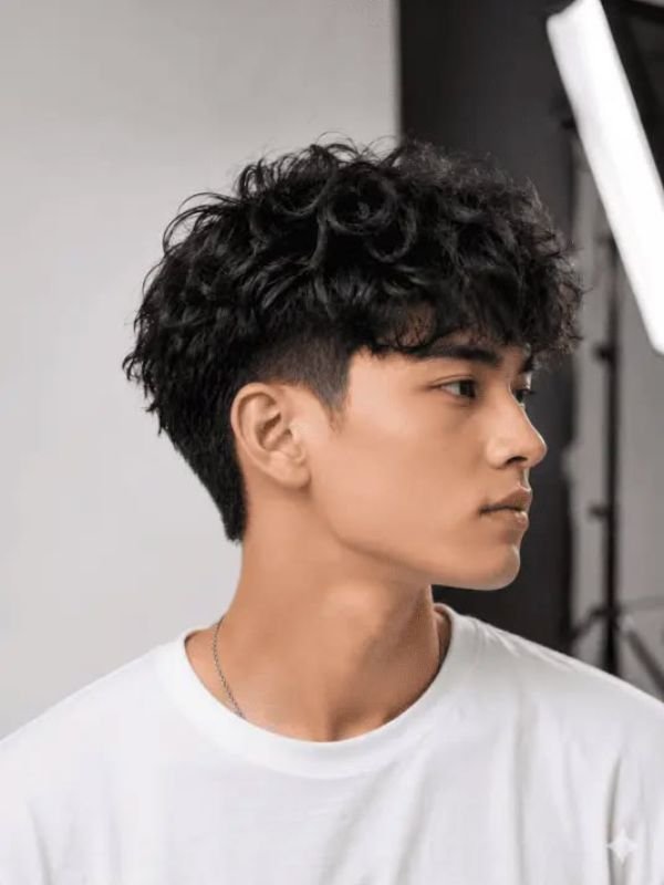 Low Taper Fade Fluffy Hair Short